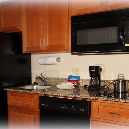 Candlewood Suites Fredericksburg By Ihg Bagian luar foto